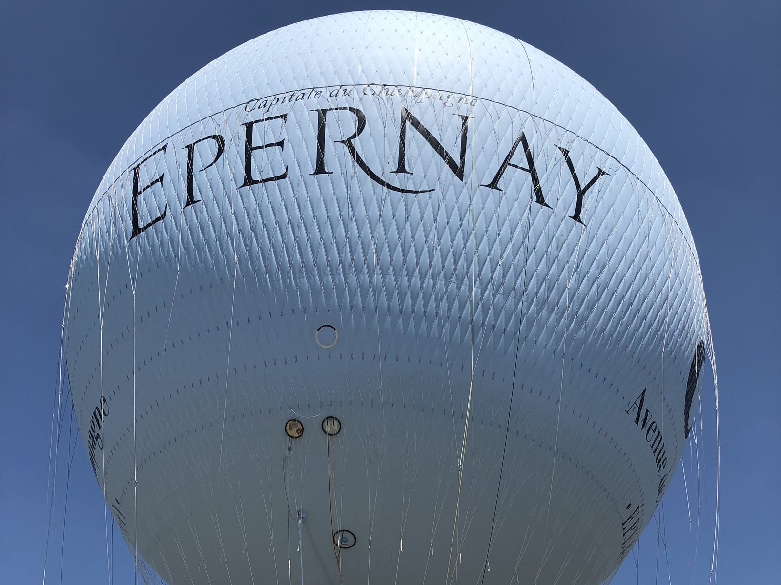 The Epernay balloon with the words Capitale du Champagne